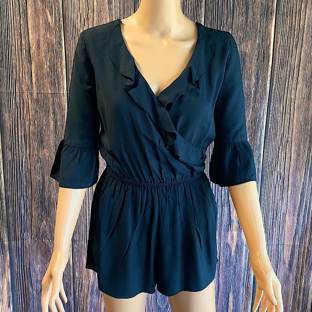 Abercrombie & Fitch size XS black ruffle long sleeve romper boho style
